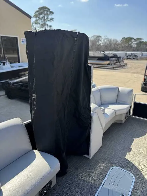 Slide: The Image of Godfrey SW 220 Premium 2016 - 15