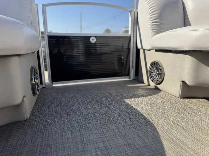 Slide: The Image of Godfrey SW 220 Premium 2016 - 17