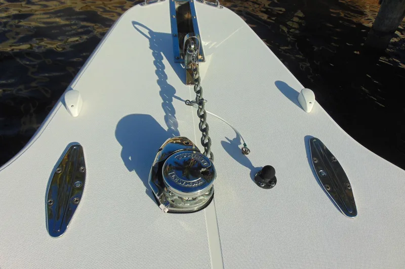 Slide: The Image of Bow of 2019 Stamas 390 Tarpon with anchor chain and winch. - 6