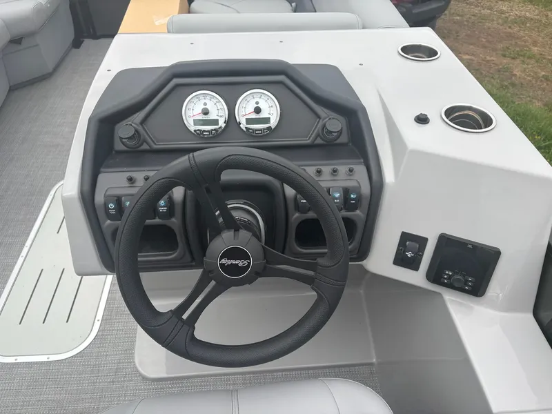 Slide: The Image of Steering console of Bentley Pontoons LEGACY 223 NAVIGATOR TRI-TOON 2026. - 7