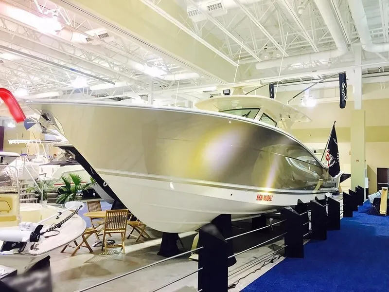 Slide: The Image of Scout 380 LXF 2022 - 11