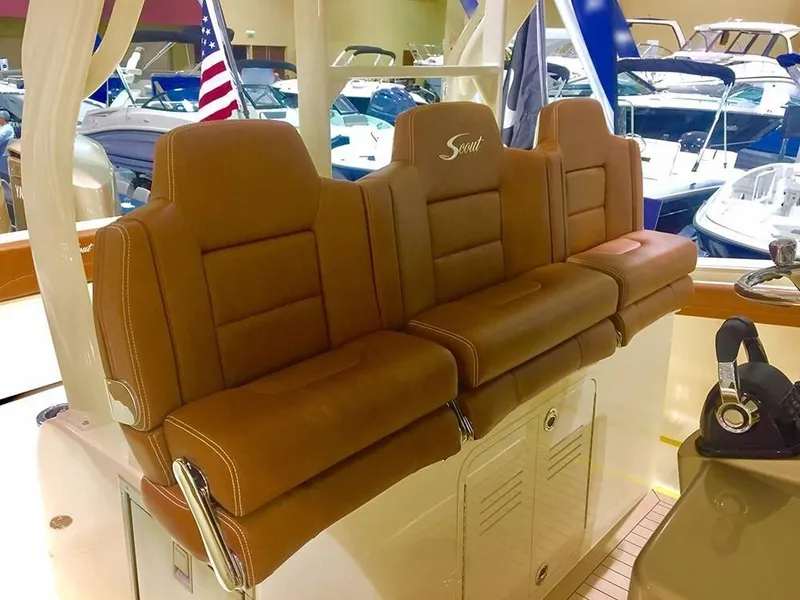 Slide: The Image of Scout 380 LXF 2022 - 12