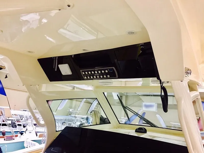 Slide: The Image of Scout 380 LXF 2022 - 13