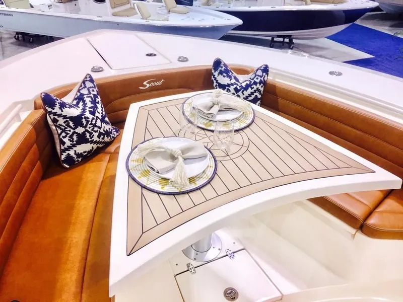 Slide: The Image of Scout 380 LXF 2022 - 16