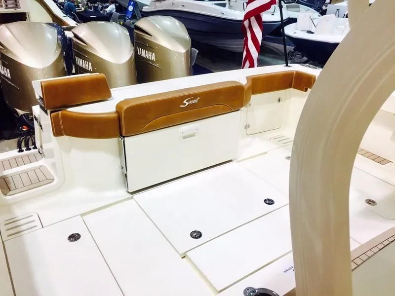 Slide: The Image of Scout 380 LXF 2022 - 19