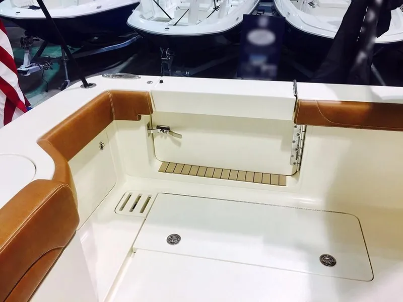 Slide: The Image of Scout 380 LXF 2022 - 23