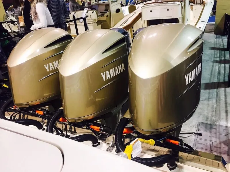 Slide: The Image of Scout 380 LXF 2022 - 24