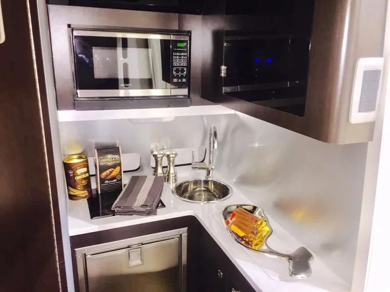 Slide: The Image of Scout 380 LXF 2022 - 25