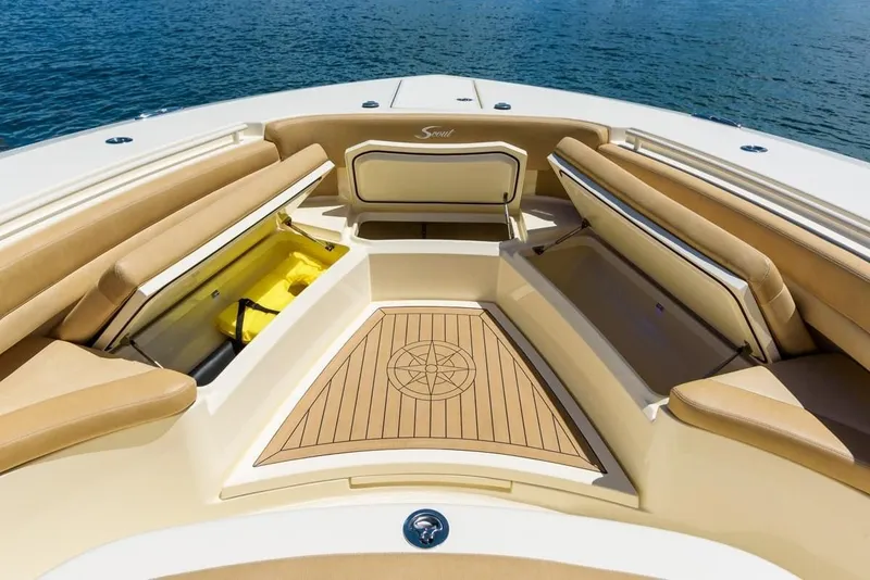 Slide: The Image of Scout 380 LXF 2022 - 30