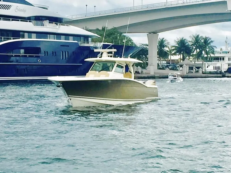 Slide: The Image of Scout 380 LXF 2022 - 5