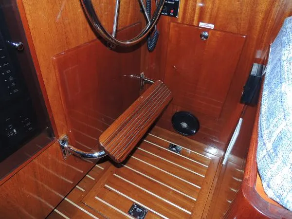 Slide: The Image of Lowell Brothers Flybridge Sedan 2019 - 11