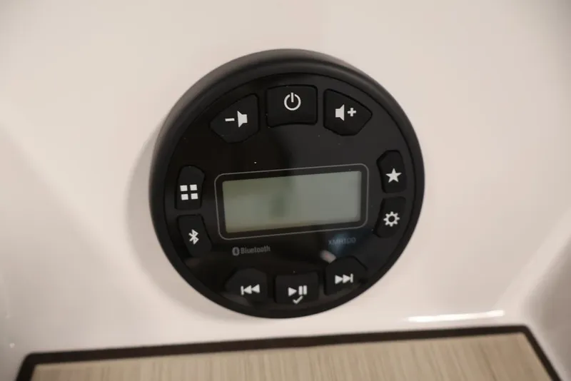Slide: The Image of Control panel of 2026 Yamaha Boats 195 FSH Sport with Bluetooth connectivity. - 27