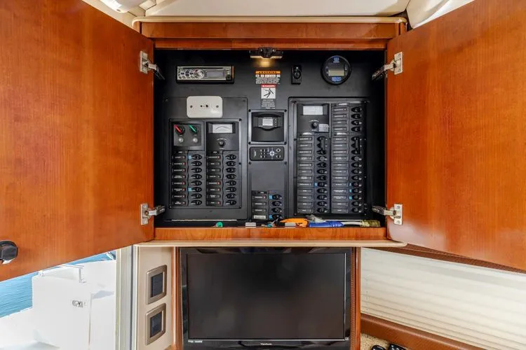 Slide: The Image of 2008 Meridian 391 Sedan Bridge - Image 49 - 49