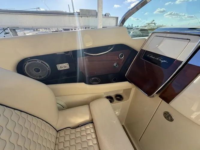 Slide: The Image of 2023 Chris-craft Launch 35 Gt - Image 14 - 14