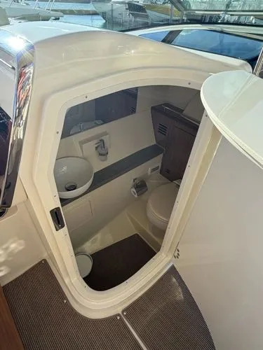 Slide: The Image of 2023 Chris-craft Launch 35 Gt - Image 21 - 21