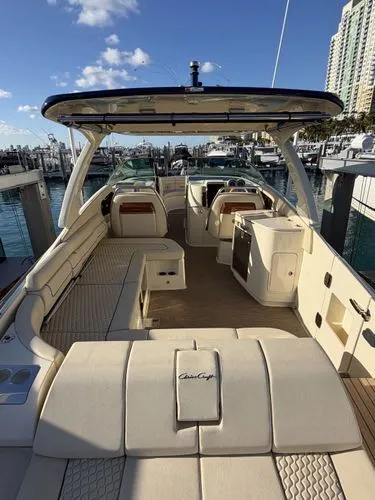 Slide: The Image of 2023 Chris-craft Launch 35 Gt - Image 6 - 6