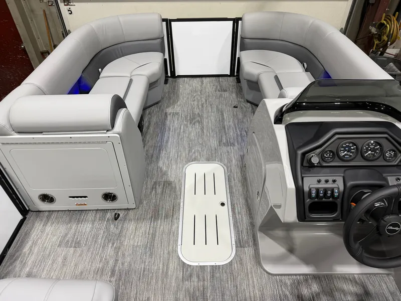 Slide: The Image of Bentley Pontoons Legacy 223 Navigator Quad Lounge Tritoon & Honda 4-Stroke EFI 2026 - 11