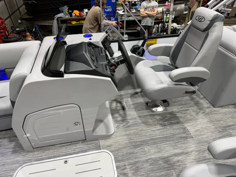 Slide: The Image of Bentley Pontoons Legacy 223 Navigator Quad Lounge Tritoon & Honda 4-Stroke EFI 2026 - 13
