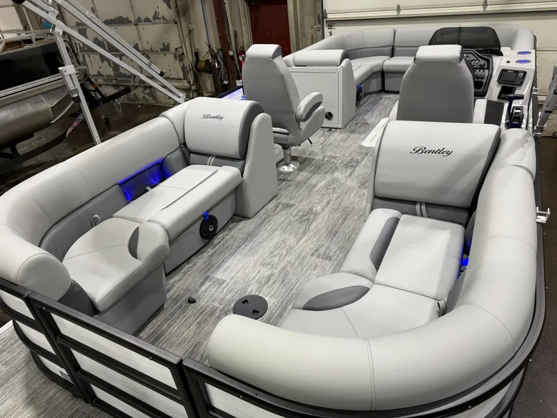 Slide: The Image of Bentley Pontoons Legacy 223 Navigator Quad Lounge Tritoon & Honda 4-Stroke EFI 2026 - 24