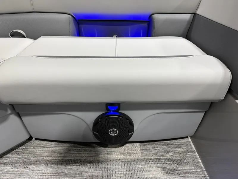 Slide: The Image of Bentley Pontoons Legacy 223 Navigator Quad Lounge Tritoon & Honda 4-Stroke EFI 2026 - 33