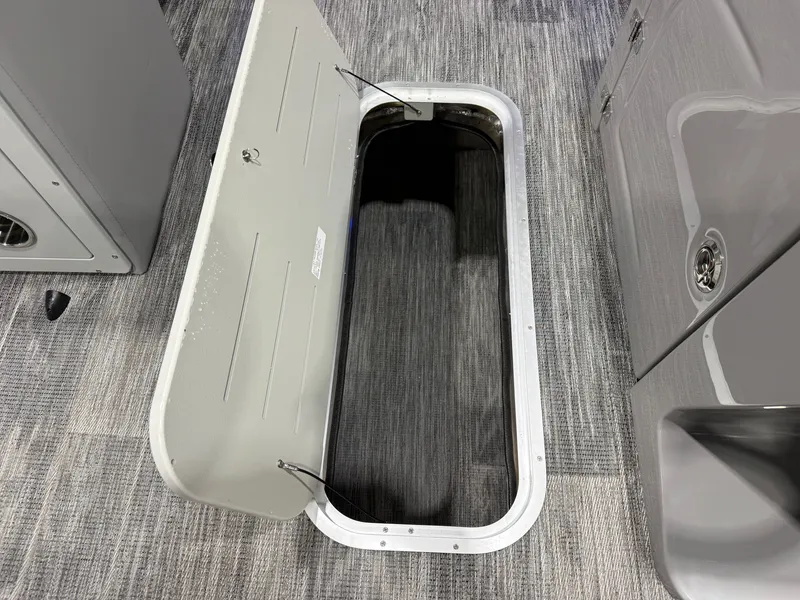 Slide: The Image of Bentley Pontoons Legacy 223 Navigator Quad Lounge Tritoon & Honda 4-Stroke EFI 2026 - 34