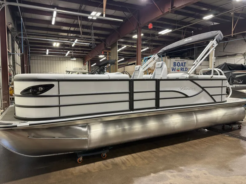 Slide: The Image of Bentley Pontoons Legacy 223 Navigator Quad Lounge Tritoon & Honda 4-Stroke EFI 2026 - 39