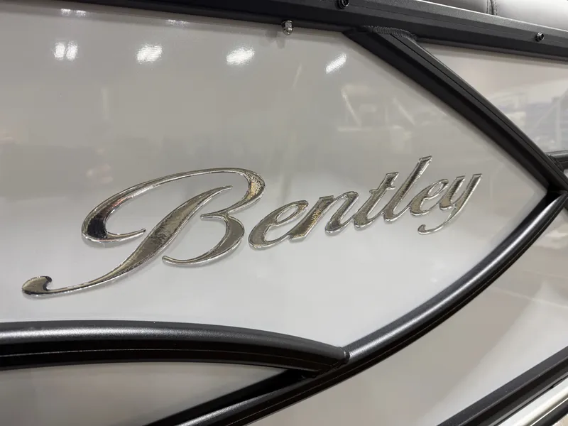 Slide: The Image of Bentley Pontoons Legacy 223 Navigator Quad Lounge Tritoon & Honda 4-Stroke EFI 2026 - 40