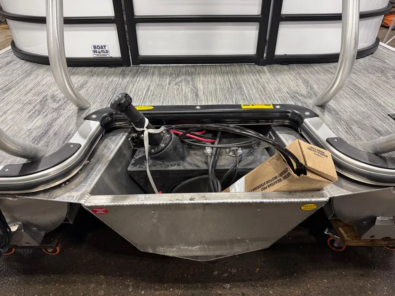 Slide: The Image of Bentley Pontoons Legacy 223 Navigator Quad Lounge Tritoon & Honda 4-Stroke EFI 2026 - 44