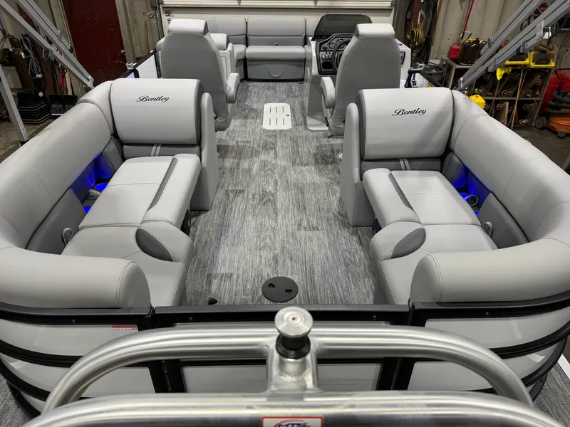 Slide: The Image of Bentley Pontoons Legacy 223 Navigator Quad Lounge Tritoon & Honda 4-Stroke EFI 2026 - 6
