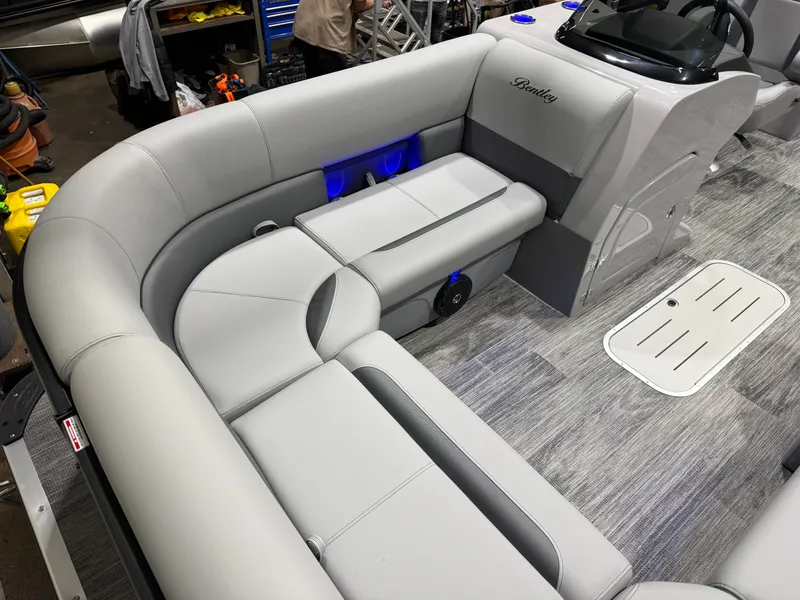 Slide: The Image of Bentley Pontoons Legacy 223 Navigator Quad Lounge Tritoon & Honda 4-Stroke EFI 2026 - 9