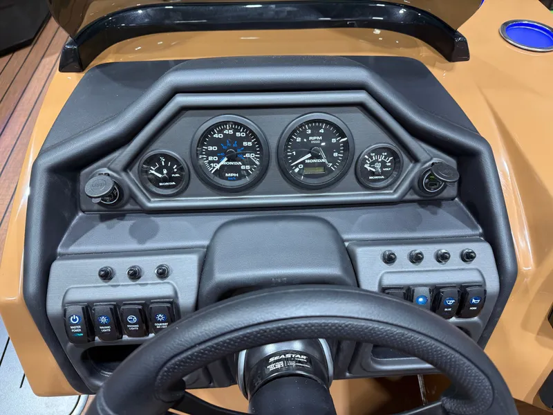 Slide: The Image of Bentley Pontoons Legacy 223 QSB Swingback Tritoon & Honda 4-Stroke EFI 2026 - 15