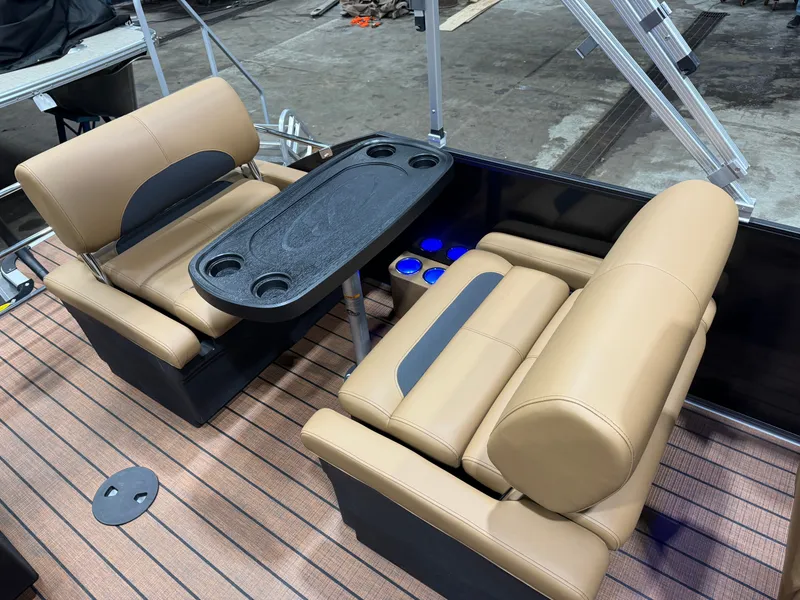 Slide: The Image of Bentley Pontoons Legacy 223 QSB Swingback Tritoon & Honda 4-Stroke EFI 2026 - 18