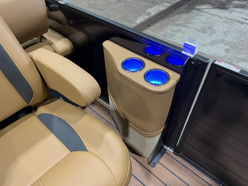 Slide: The Image of Bentley Pontoons Legacy 223 QSB Swingback Tritoon & Honda 4-Stroke EFI 2026 - 28