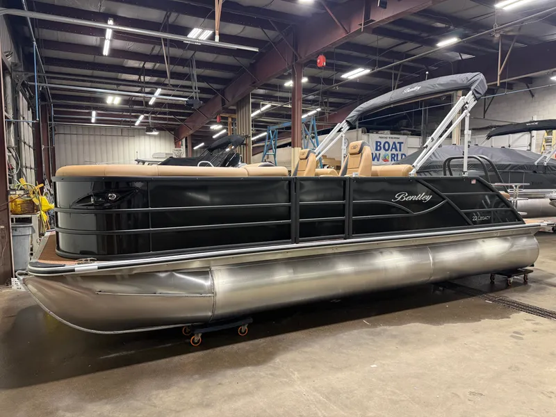 Slide: The Image of Bentley Pontoons Legacy 223 QSB Swingback Tritoon & Honda 4-Stroke EFI 2026 - 44