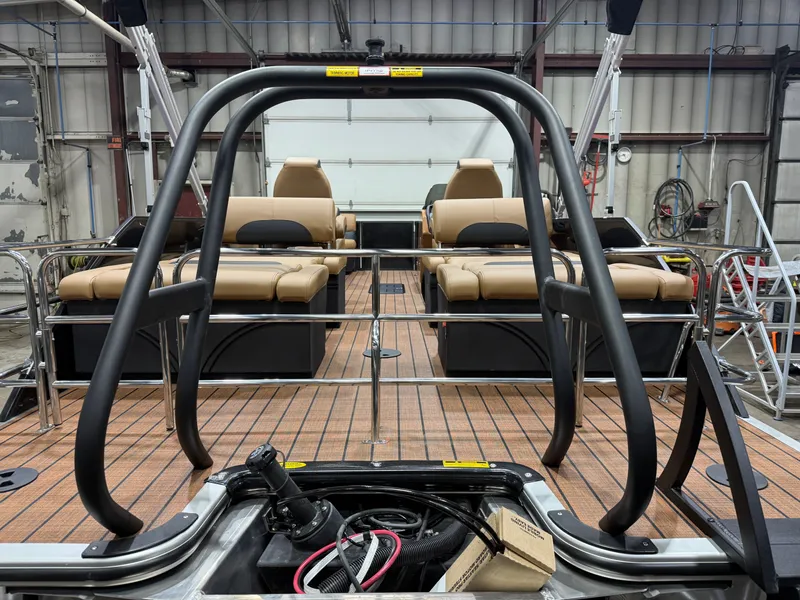 Slide: The Image of Bentley Pontoons Legacy 223 QSB Swingback Tritoon & Honda 4-Stroke EFI 2026 - 48