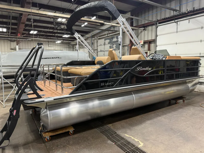 Slide: The Image of Bentley Pontoons Legacy 223 QSB Swingback Tritoon & Honda 4-Stroke EFI 2026 - 51