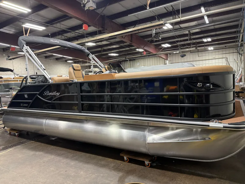 Slide: The Image of Bentley Pontoons Legacy 223 QSB Swingback Tritoon & Honda 4-Stroke EFI 2026 - 52