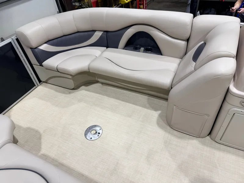 Slide: The Image of Sylvan Mirage 820 Cruise Special Edition Pontoon 2015 - 15