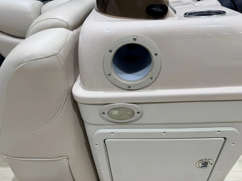 Slide: The Image of Sylvan Mirage 820 Cruise Special Edition Pontoon 2015 - 19