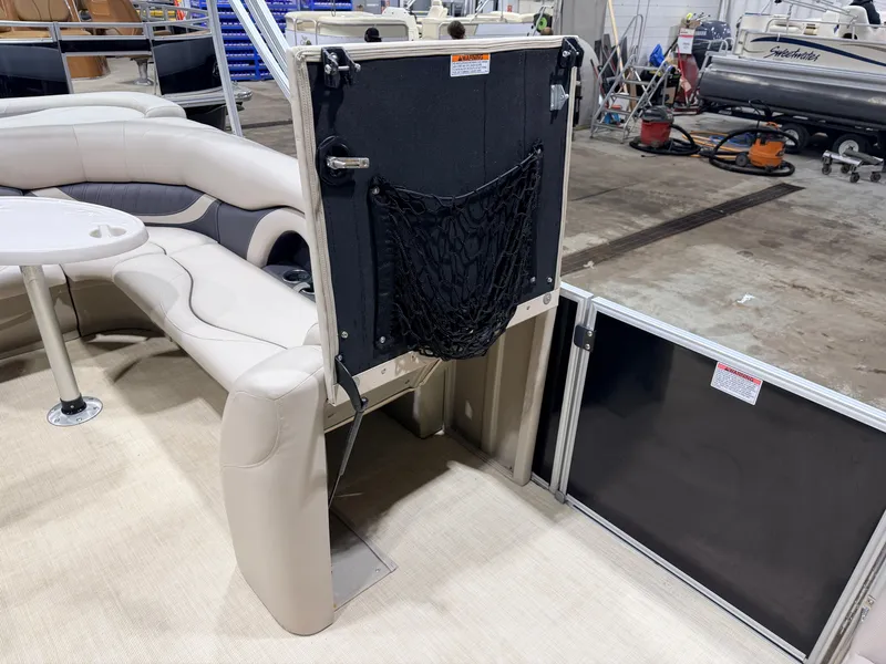 Slide: The Image of Sylvan Mirage 820 Cruise Special Edition Pontoon 2015 - 26