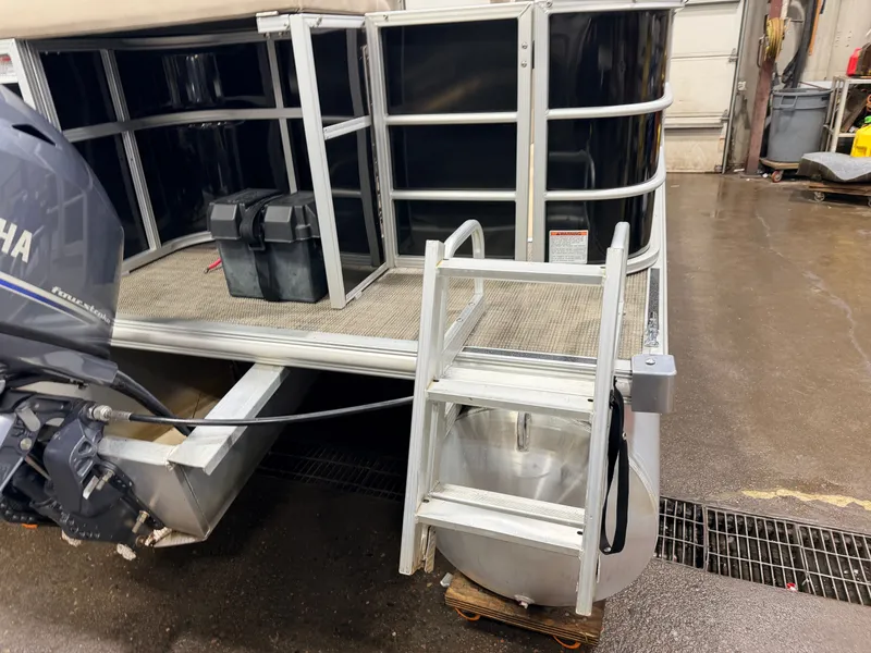 Slide: The Image of Sylvan Mirage 820 Cruise Special Edition Pontoon 2015 - 31