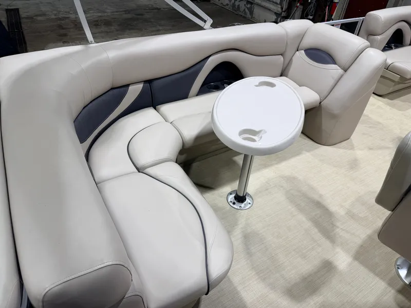 Slide: The Image of Sylvan Mirage 820 Cruise Special Edition Pontoon 2015 - 35