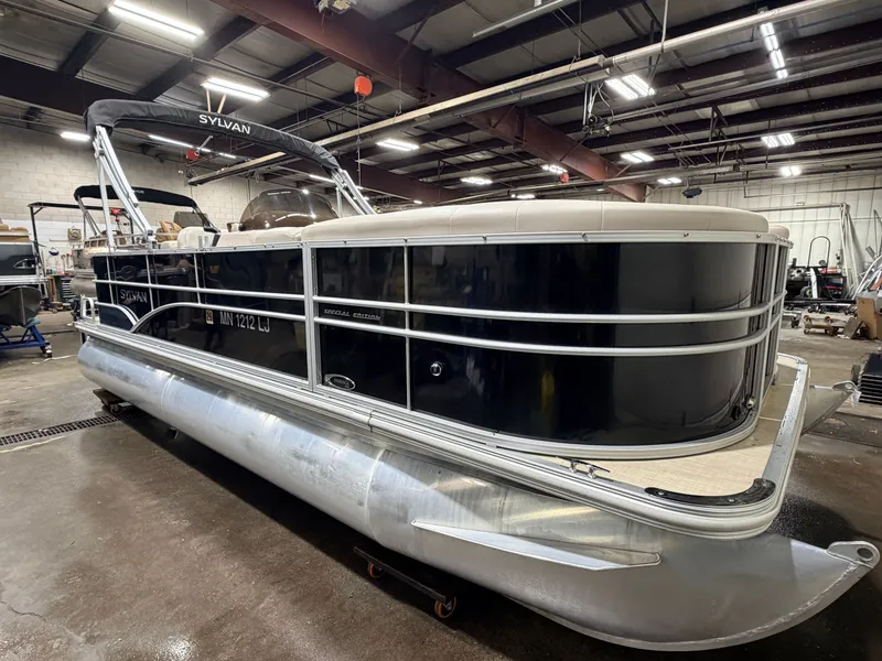 Slide: The Image of Sylvan Mirage 820 Cruise Special Edition Pontoon 2015 - 44