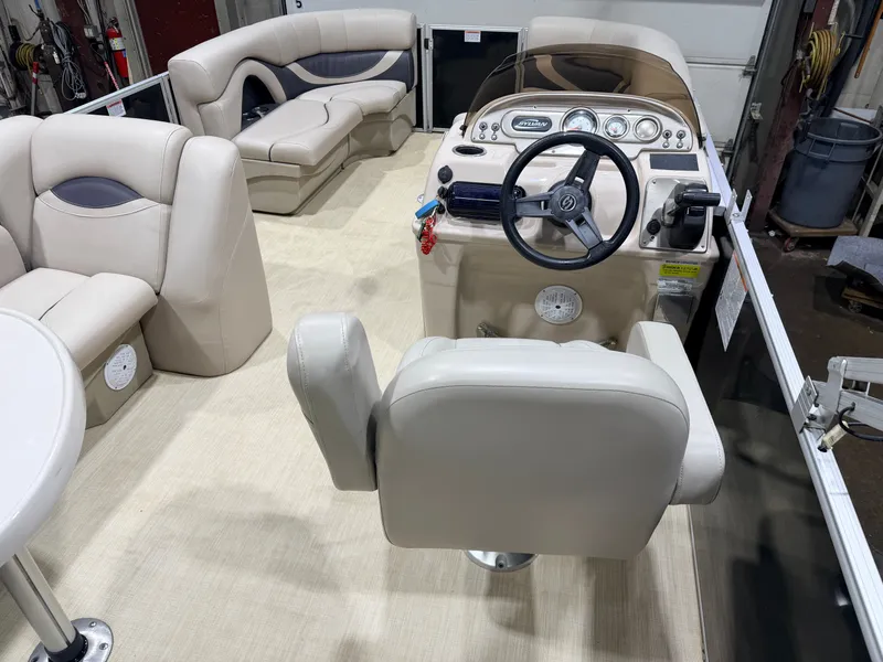 Slide: The Image of Sylvan Mirage 820 Cruise Special Edition Pontoon 2015 - 6