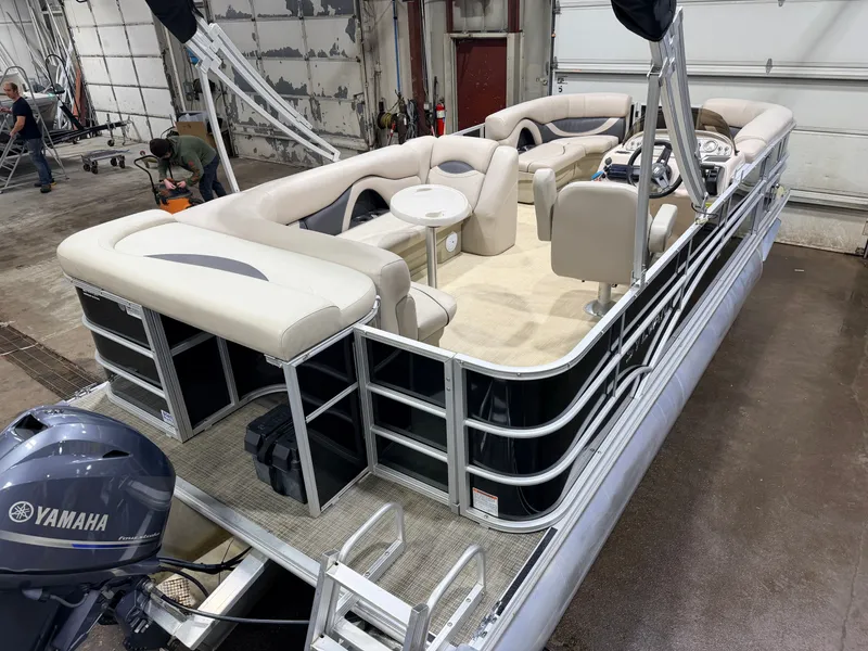 Slide: The Image of Sylvan Mirage 820 Cruise Special Edition Pontoon 2015 - 7