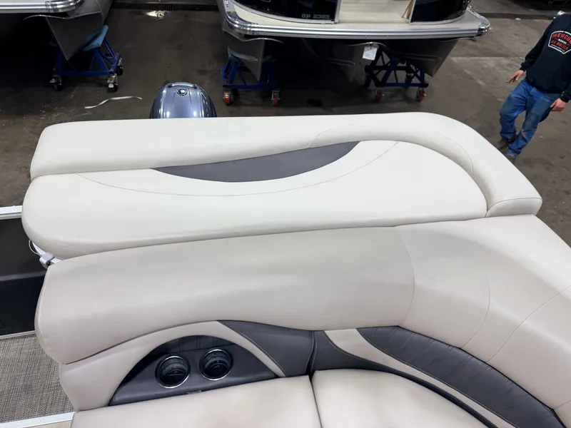 Slide: The Image of Sylvan Mirage 820 Cruise Special Edition Pontoon 2015 - 9