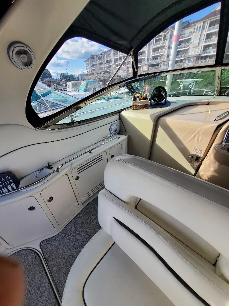 Slide: The Image of Interior of a 2004 Sea Ray 360 Sundancer yacht, luxurious and modern. - 4