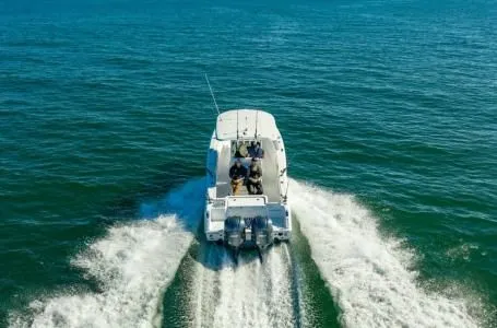 Slide: The Image of Sea Hunt Ultra 285 CB 2026 - 10