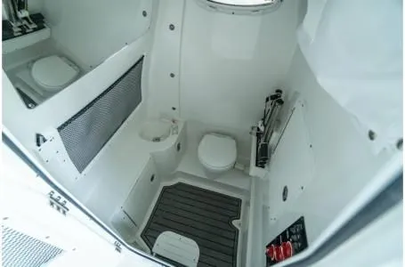 Slide: The Image of Sea Hunt Ultra 285 CB 2026 - 4