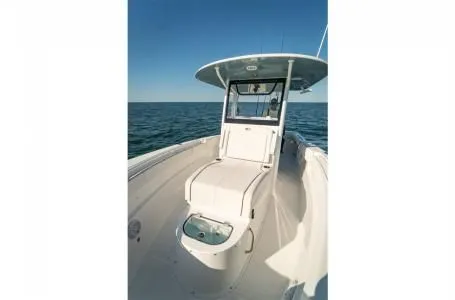 Slide: The Image of Sea Hunt Ultra 285 CB 2026 - 7